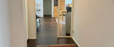 Luxeriöse 4-Zimmer-Stadtwohnung mit Aufzug, Einbauküche, 2 Balkone und Garage - Photo 1