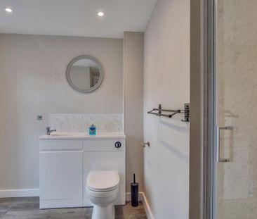 2 bedroom end of terrace house to rent - Photo 6