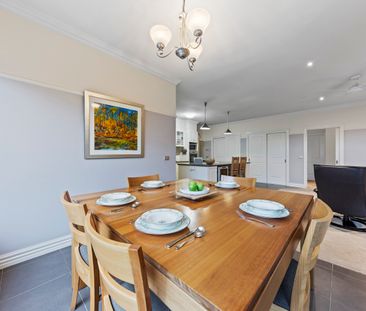 17 Pioneers Crescent, Pakenham VIC 3810 - House For Rent | Domain - Photo 6