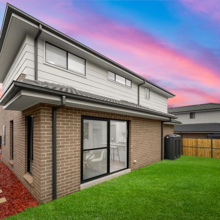 Exquisite Double Storey Home - Photo 5