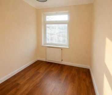 4 bedroom terraced house to rent - Photo 1