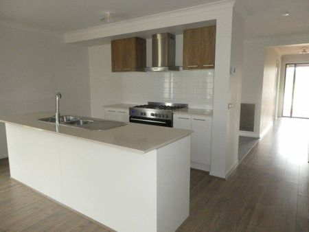 MODERN HOME IN SHANNON WATERS - Photo 4