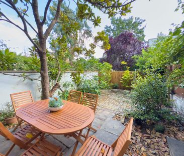 3 Bed Terraced House, Balls Pond Road, N1 - Photo 1