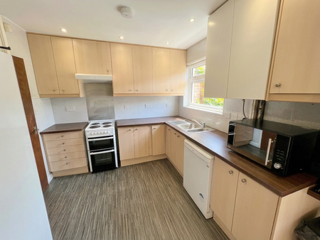 3 bedroom house to rent - Photo 2
