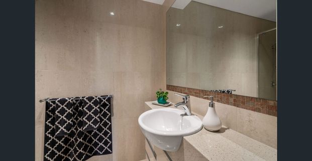 Panoramic City, River and Kings Park Views - Photo 1