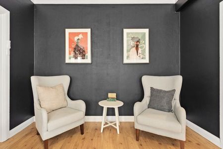 Furnished or Unfurnished Renovated Art Deco Two Bedroom Apartment - Photo 5