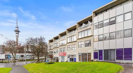 Tidy 2 bedroom apartment - Photo 4