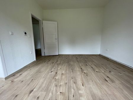 Tolle 2-Zimmer-Erdgeschoss-Wohnung mit Tageslichtbadezimmer - Photo 3