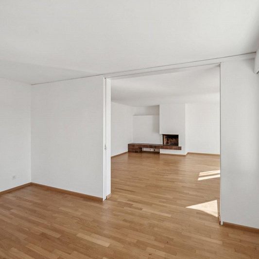 Ihr Zuhause: 6.5-Zi.-Whg.  Perfekt für Familien, WGs und Expats - Foto 1
