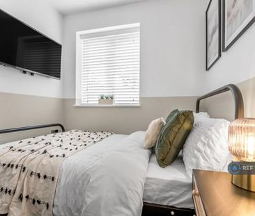 1 bedroom in a house share to rent - Photo 4