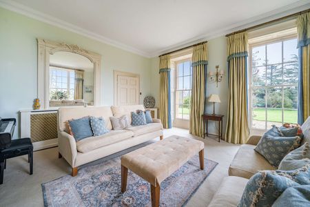 Substantial country home in an elevated rural setting with far reaching views. - Photo 3