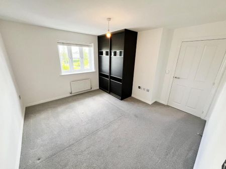 4 bedroom detached house to rent - Photo 4