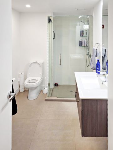 fully furnished 3 bedroom in the heart of the city - Photo 3