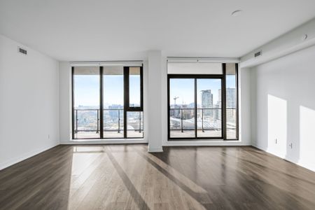 For Lease - 2 St Thomas Street Unit# 2207, Toronto, Ontario - Photo 4