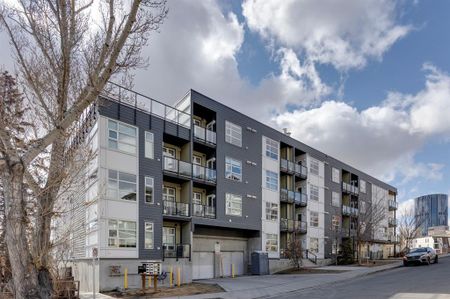 Stunning Views At Victory & Venture Condominiums In Bridgeland. - Photo 4