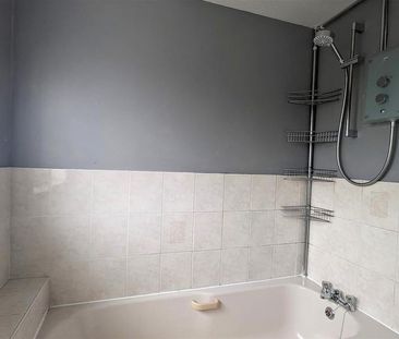 2 bedroom end of terrace house to rent - Photo 6