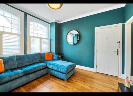 2 Bed Flat, Rosebury Road, SW6 - Photo 2