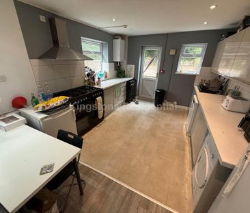 6 bedroom terraced house to rent - Photo 4