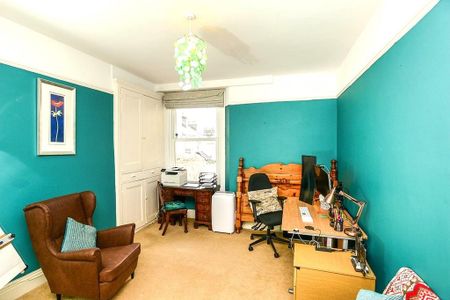 4 bedroom flat to rent - Photo 5