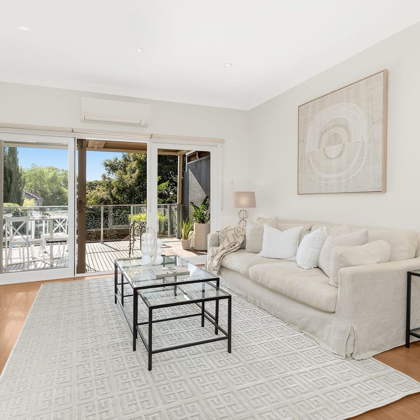 Charming Family Home with 3 bedroom & study - Photo 1
