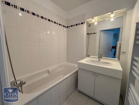 Location Appartement 2 pièces 43m² VALENCIENNES 59300 - Photo 3