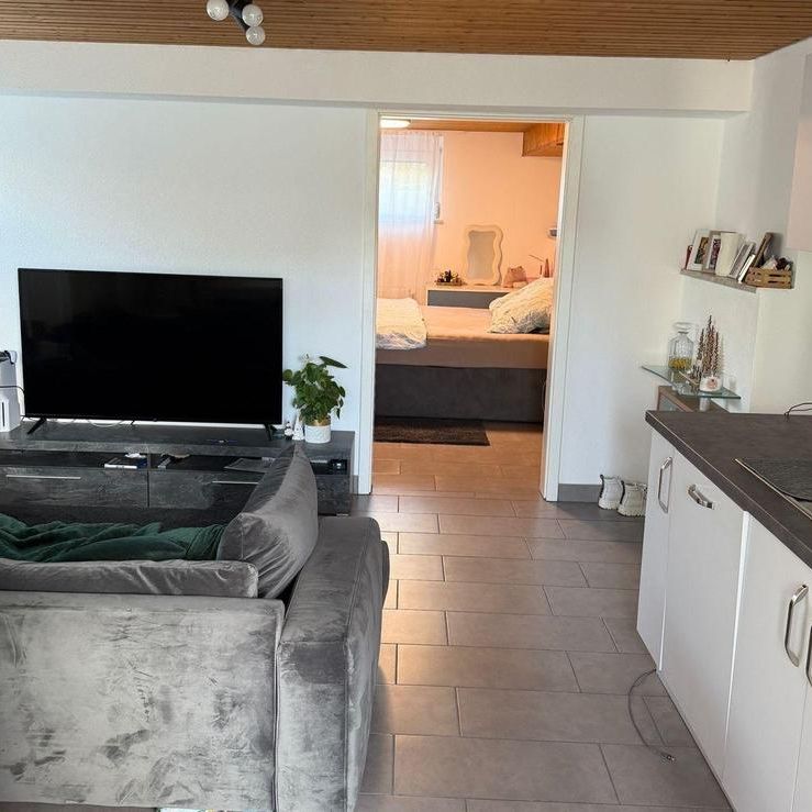 Moderne 2 Zimmer Wohnung mit Terrasse, Garten und Einbauküche - Foto 1