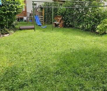 Perfekte Dachwohnung mit groÃem Balkon und tollen Blick in den grÃ... - Photo 1