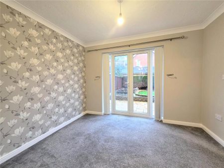 4 bedroom detached house to rent - Photo 3