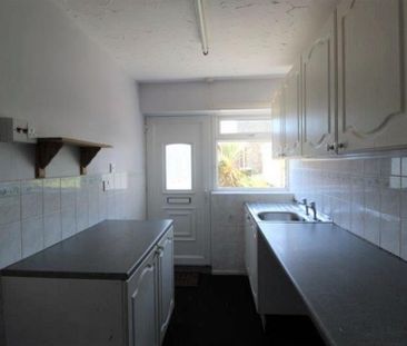 2 bedroom ground floor flat to rent - Photo 4