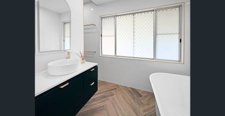 Spacious Family Home in Ideal Location Near the Park - Photo 2