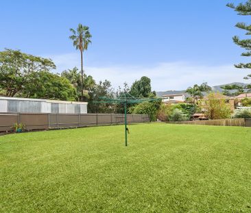 Perfectly Positioned Inviting Home - Photo 5