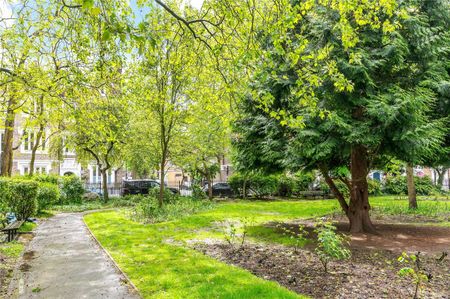 A beautifully appointed ground floor flat set in the heart of Barnsbury. - Photo 2