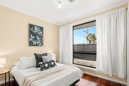 Unit 5/68-92 McKimmies Road, Lalor. - Photo 2