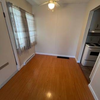 ***$1750 - 1 bedroom apartment -Main Street*** - Photo 3