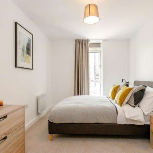 Modern two bedroom apartment with one bathroom located in Birmingham City Centre available now! Just a short 10 minute walk from the Bullring and New Street Sta - Photo 1
