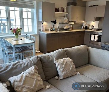 1 bedroom in a flat share to rent - Photo 1