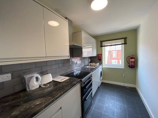 1 bedroom in a house share to rent - Photo 1