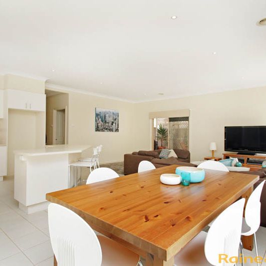 BEAUTIFULLY PRESENTED 3 BEDROOM COTTAGE - Photo 1