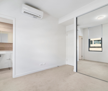 Beautifully presented two bedroom two bathroom apartment with parking - Photo 3