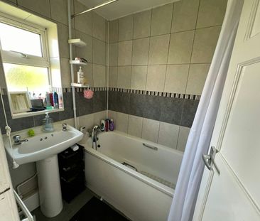 Semi-detached house to rent on - Photo 5
