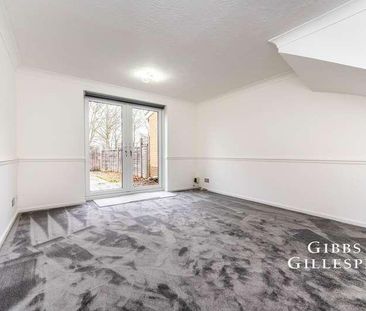 Cherry Hills, Watford, Hertfordshire, WD19 - Photo 4