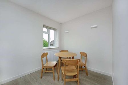 Carlisle Avenue, W3 - Photo 4