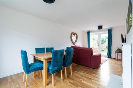 3 bedroom terraced house to rent - Photo 2