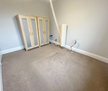 3 bedroom apartment to rent - Photo 2