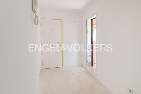 Ático de alquiler en Madera, Universidad - Malasaña - Photo 2