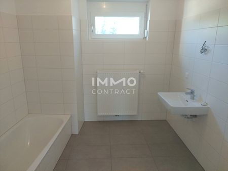 Große 3-Zi-Wohnung mit Loggia & 2 Garagen in Kilb – gepflegt und hell - förderbar - Photo 3