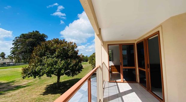 Executive apartment with views - Photo 1