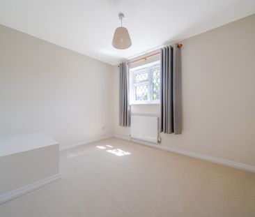 Fox Dene Godalming, Godalming - 4 bedrooms Property for lettings - ... - Photo 4