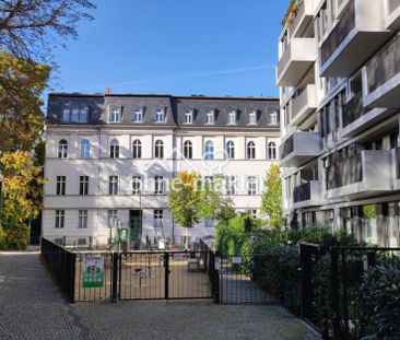 Luxus im Zentrum: ruhige Wohnung mit Pool, Sauna und Gym - Photo 1