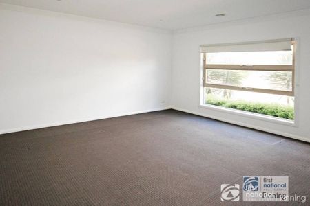Spacious Family Home in Prime Location - Photo 2